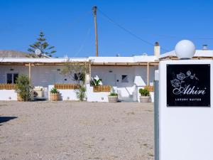 Certifikát, hodnocení, plakát nebo jiný dokument vystavený v ubytování Athiri Luxury Suites