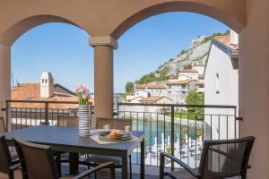 Nespecifikovaný výhled na hory nebo výhled na hory při pohledu z apartmánu