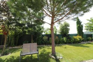 Κήπος έξω από το Gîte de charme avec Piscine dans le Luberon au Domaine Artemiss
