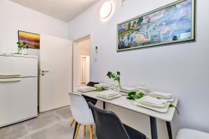 Afbeelding uit fotogalerij van CALMA Sea View rooms in Mali Lošinj