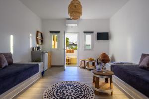 Kuchyň nebo kuchyňský kout v ubytování Athiri Luxury Suites