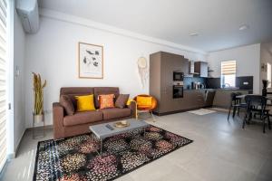 Χώρος καθιστικού στο LA88 Cityway Penthouse