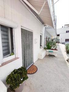 Budova, v ktorej sa apartmán nachádza