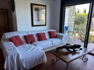 Istumisnurk majutusasutuses Cassis appartement vue mer balneo