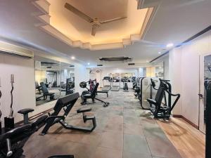 Gimnasio o equipo deportivo en Goa Country Club Near Park Hospital BY Pearl I Luxury resort in Gurgaon