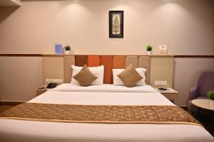 Postel nebo postele na pokoji v ubytování Soho Boutique Hotel + 37 fotografií