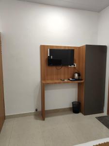 Kuchyň nebo kuchyňský kout v ubytování Golden Oak- 5 min walk from golden temple