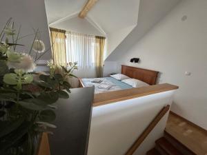 Voodi või voodid majutusasutuse Guesthouse Fjaka toas