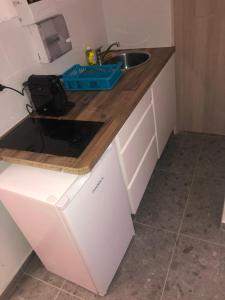 Kuchyň nebo kuchyňský kout v ubytování Appt t2 50m de la plage parking privée + 2 fotografie