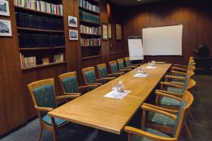 佩库诺纳梅公园酒店商务区和/或会议室