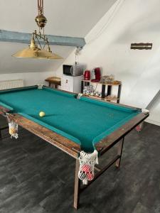 Biliár nebo kulečník v ubytování Nilvaevents