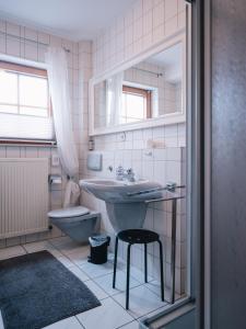 Koupelna v ubytování Landhaus Weber