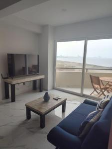TV a/nebo společenská místnost v ubytování Sol y mar + 30 fotografií