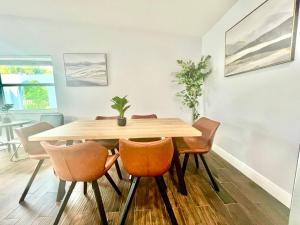 Gallery image of Spacious Convenient 2/2, Perfect for Groups in WPB in West Palm Beach