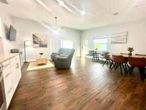 Gallery image of Spacious Convenient 2/2, Perfect for Groups in WPB in West Palm Beach