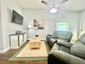 Gallery image of Spacious Convenient 2/2, Perfect for Groups in WPB in West Palm Beach