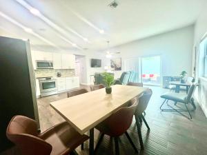 Gallery image of Spacious Convenient 2/2, Perfect for Groups in WPB in West Palm Beach