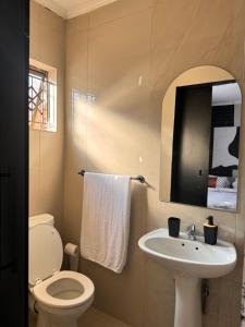 Ένα μπάνιο στο Studios at Monarch Inn +109 φωτογραφίες