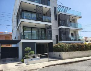 Το κτήριο όπου στεγάζεται  το διαμέρισμα +32 φωτογραφίες