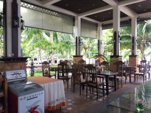 Ein Restaurant oder anderes Speiselokal in der Unterkunft Salad Buri Resort- SHA Extra Plus 