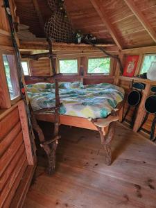 Fotografie z fotogalerie ubytování Cabane Dans Les Arbres - Les Lutins v destinaci Mechmont