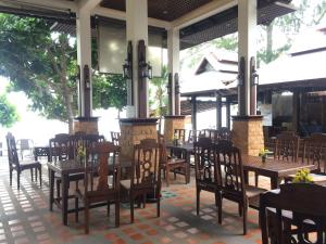 Ein Restaurant oder anderes Speiselokal in der Unterkunft Salad Buri Resort- SHA Extra Plus 
