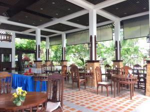 Reštaurácia alebo iné gastronomické zariadenie v ubytovaní Salad Buri Resort- SHA Extra Plus