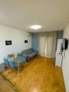 Μια τηλεόραση ή/και κέντρο ψυχαγωγίας στο Lucky Apartments
