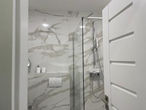 Kúpeľňa v ubytovaní Marina Yacht Apartment + 37 fotografií