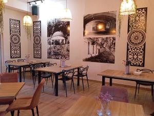 Restoran atau tempat lain untuk makan di Dom na wsi u Kasi Hajnówka NA WYŁĄCZNOŚĆ