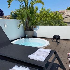Bazén v ubytování SCIABICA SUITE - Sicilian Experience nebo v jeho okolí