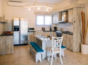 Gambar di galeri bagi Summer House Collection - A Secluded Getaway di Perissa