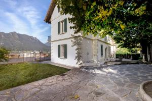 Foto dalla galleria di Villa Puccini Bed & Breakfast a Lecco