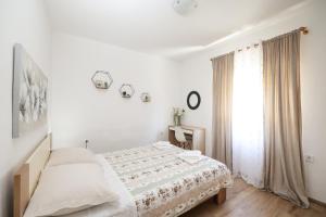Gambar di galeri bagi Apartment Ante with Jacuzzi & Seaview di Rovanjska
