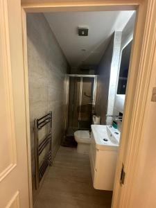 Ванна кімната в The Chapter Hotels - Mayfair Residences