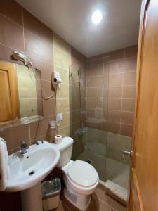 Koupelna v ubytování Karimar Beach Condo Hotel