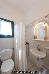 A bathroom at Elisso Villas