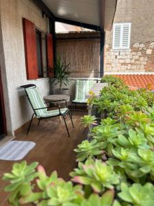 Aed väljaspool majutusasutust Guesthouse Fjaka