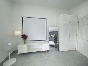 ダラットにあるTree House Midtownの白い部屋