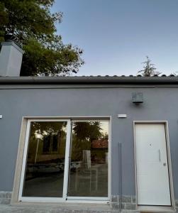 The building in which the holiday home is located
