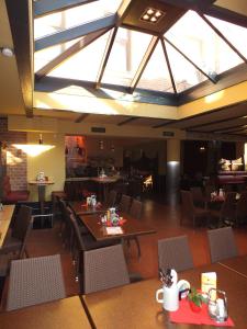 Restaurace v ubytování Hotel Fabrik Vösendorf