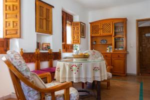 Posezení v ubytování Oripando Private Rooms + 20 fotografií