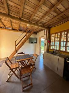 Dapur atau dapur kecil di Chalé Rústico nas terras altas da Serra da Mantiqueira +26 gambar