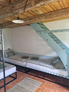 Postel nebo postele na pokoji v ubytování Statek u Benešů
