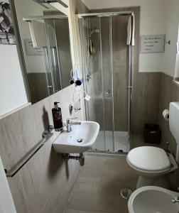 Phòng tắm tại Alla Posta Family House +23 ảnh