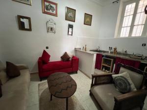 Prostor za sedenje u objektu Cozy apartment in the heart of Kasbah Tangier