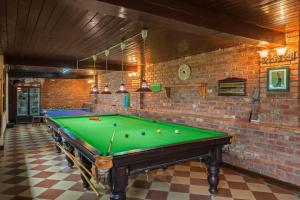 Biliár nebo kulečník v ubytování Mahasu House
