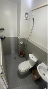Koupelna v ubytování 2 BR Condo with wifi