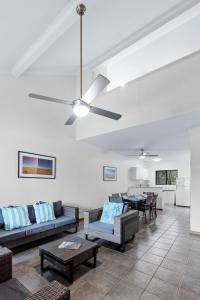 O zonă de relaxare la Cable Beach Apartments