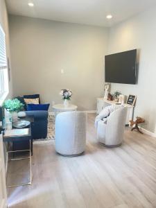 Van Nuys Luxury, near to Universal Studios, and Hollywood